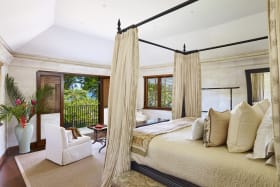 Principle bedroom suite