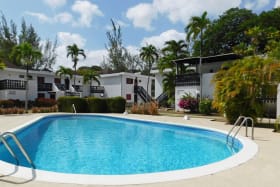 Large Shared Pool/Deck