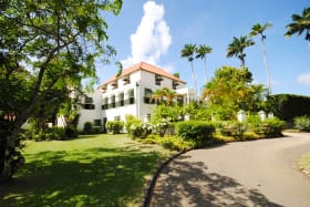 View of Plantation House from driveway