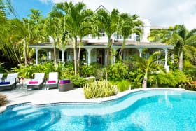 Swimming pool and Tortuga’s beautiful gardens