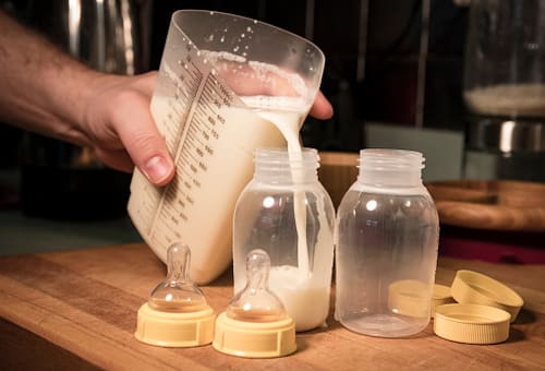 Goat milk is healthy for baby’s nourishment milk for healthy baby’s nourishment