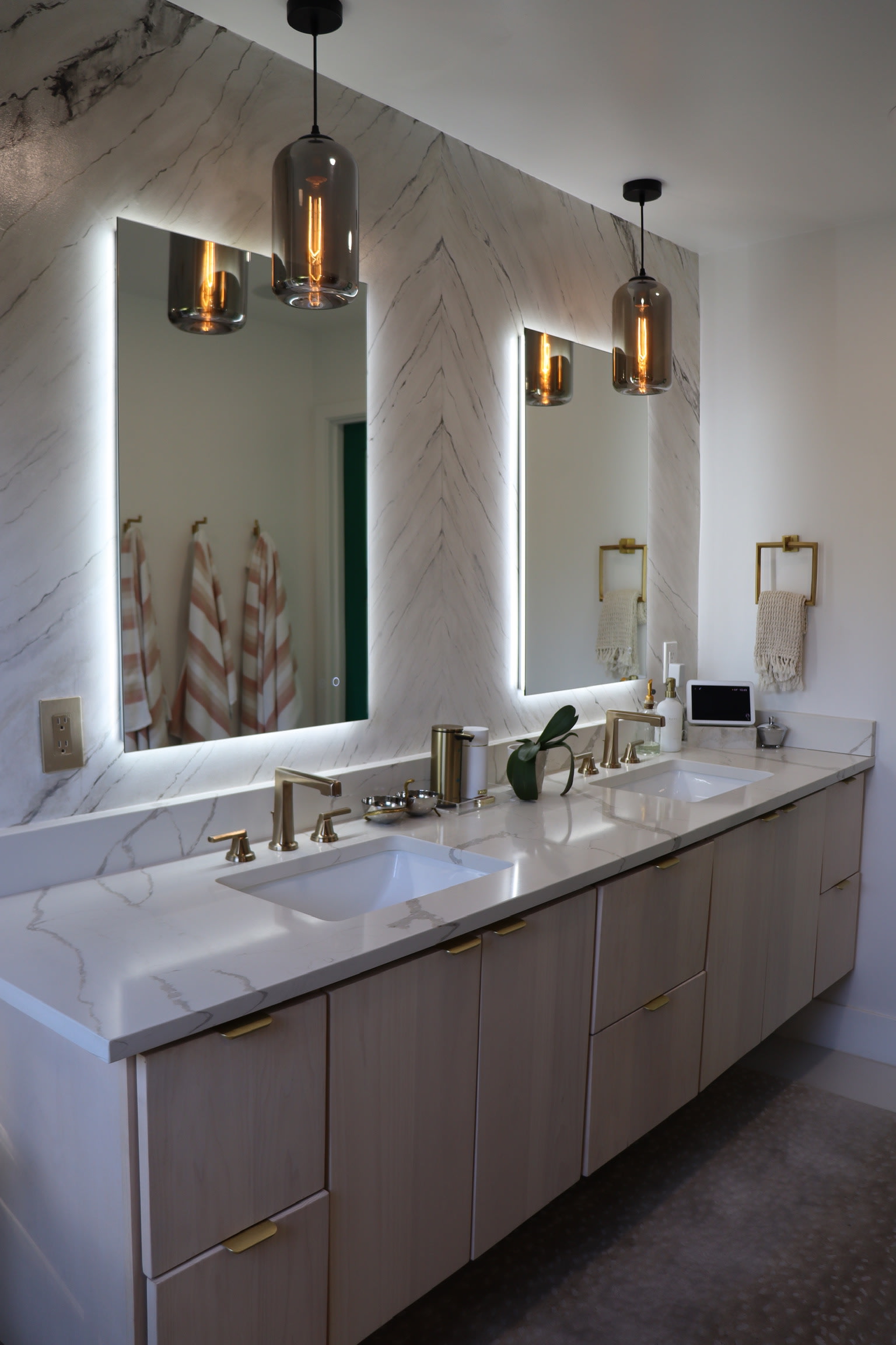 Bathroom vanity — Design by H5