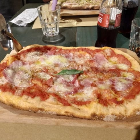 L Altra Pizza Uno Strano Locale In Catania Restaurant Reviews Menu And Prices Thefork