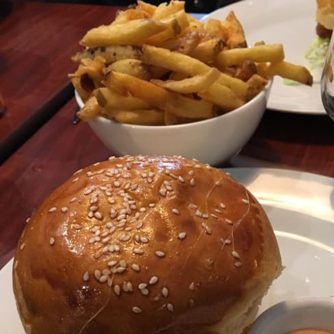 Avec Amour Le Burger In Paris Restaurant Reviews Menu And