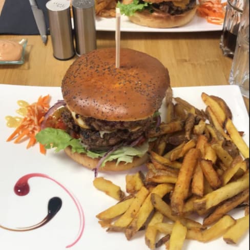 Xv Burger In Paris Restaurant Reviews Menu And Prices Thefork