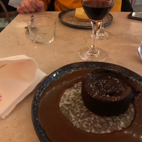 Chez Nathalie In Paris Restaurant Reviews Menu And Prices Thefork Aggiungere al composto i pezzetti di burro precedentemente salati e mescolare bene fino a scioglierli e quando si scioglie il caramello, solitamente la regola della pasticceria vieta di mescolarlo! chez nathalie in paris restaurant