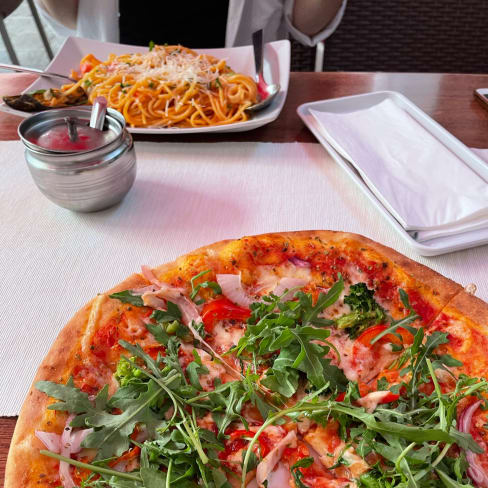 La 2024 gondola pizza