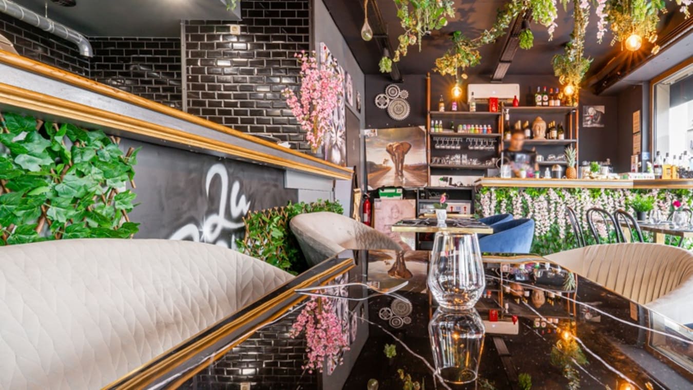 Bar à Vin Place De Clichy