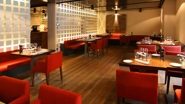 Restaurante The Cask Hotel Radisson Blu En Madrid Museo Del