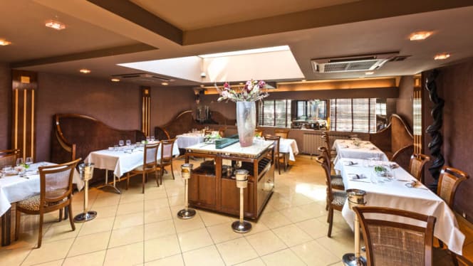 Le Chat Noir Restaurang I Metz