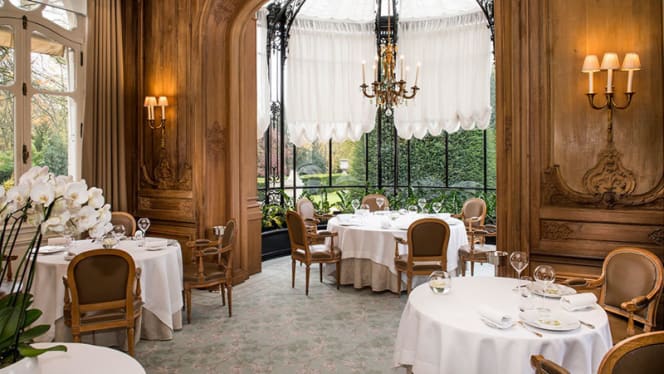 Poisson sauce au champagne magnifique - Picture of Le Parc Les Crayères,  Reims - Tripadvisor