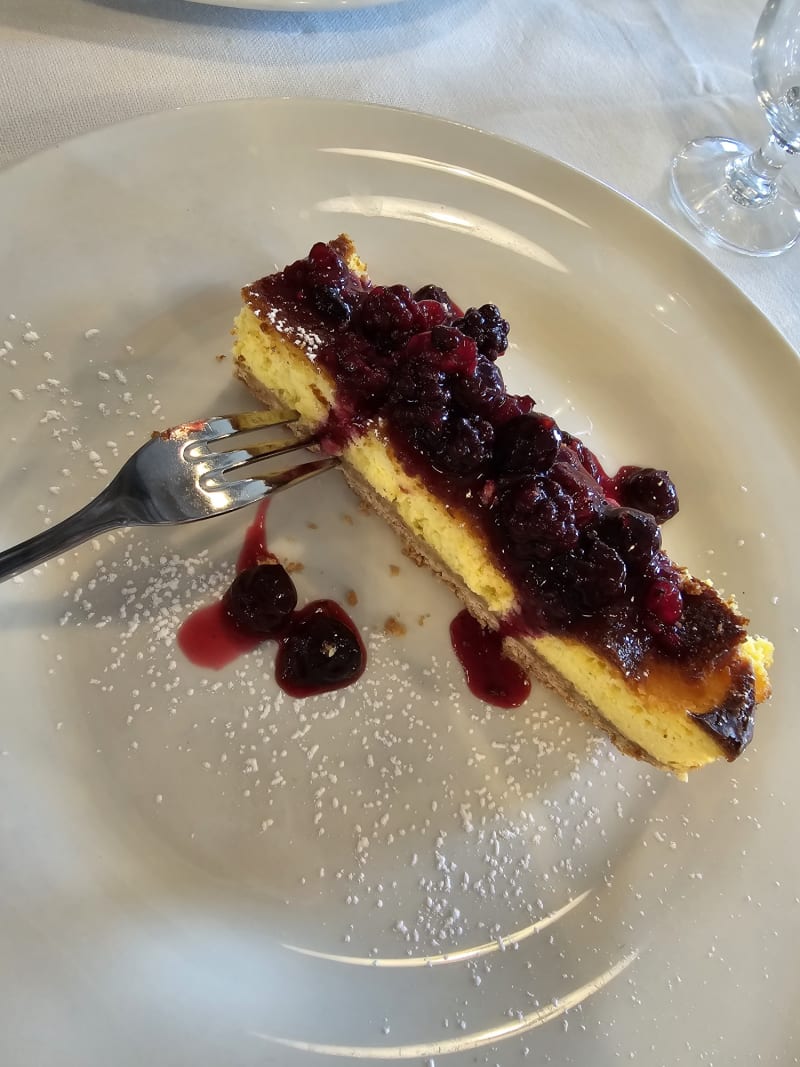 Cheesecake ai frutti di bosco - Trattoria Ca' Longa, Reggio Emilia