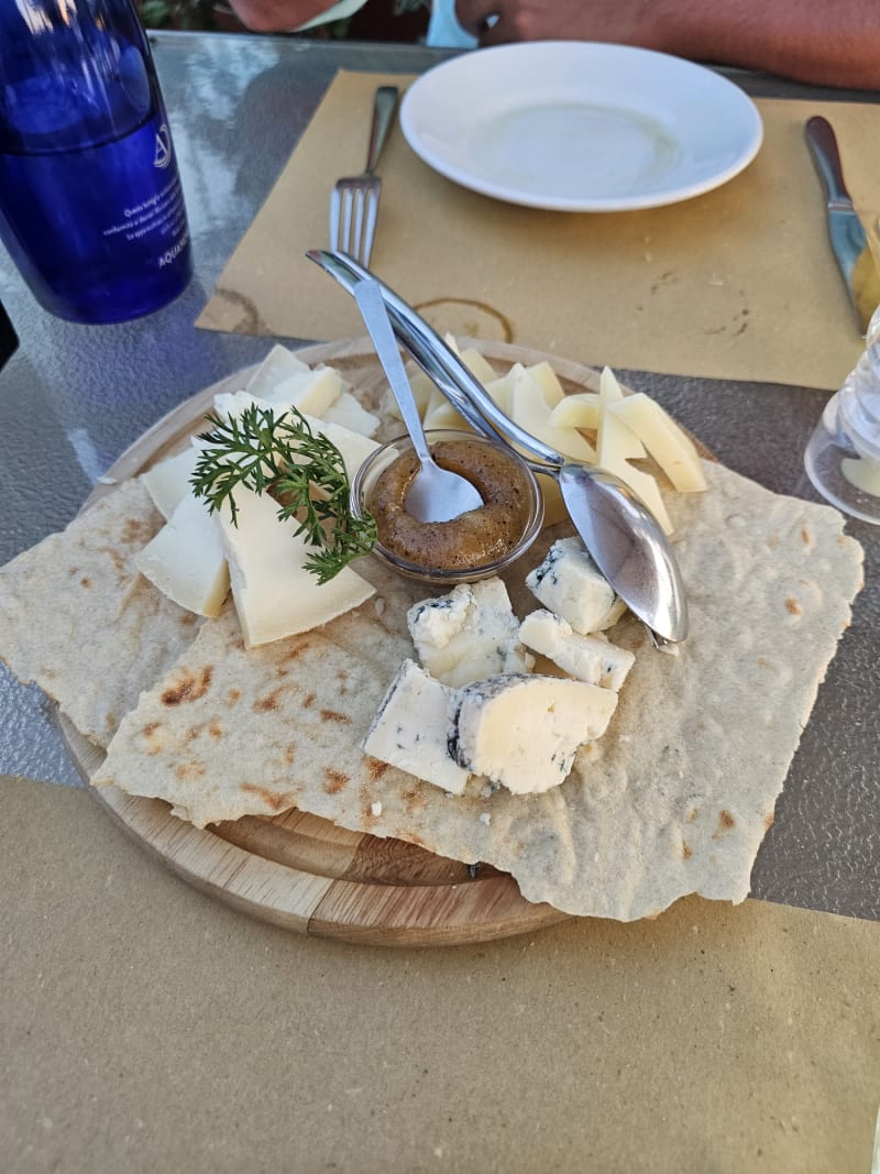 Circolo dei Buoni e Cattivi, Cagliari