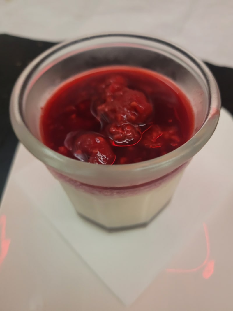 PANNA COTTA, COULIS DE FRUITS ROUGES - Underground Coffee Gare de Lyon, Paris