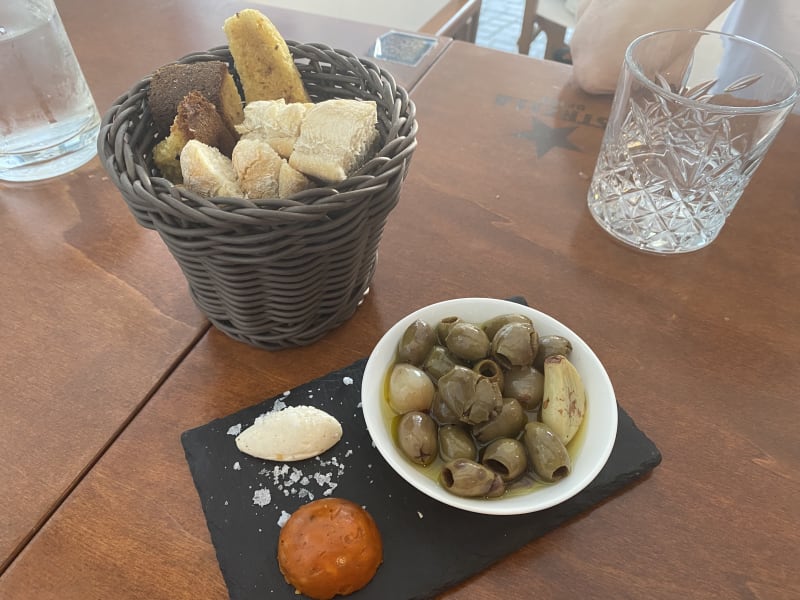 Restaurante Tapas & Destapas en Porto Menú 2023, opiniones, precios y