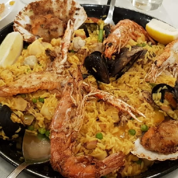 Cena ottima dalla paella ai dolci - La Briciola Riviera