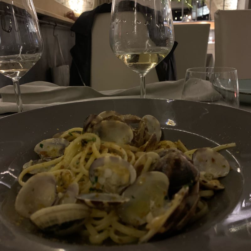 Spaghetti con vongole e bottarga che  - L’Officina del Pesce, Milan