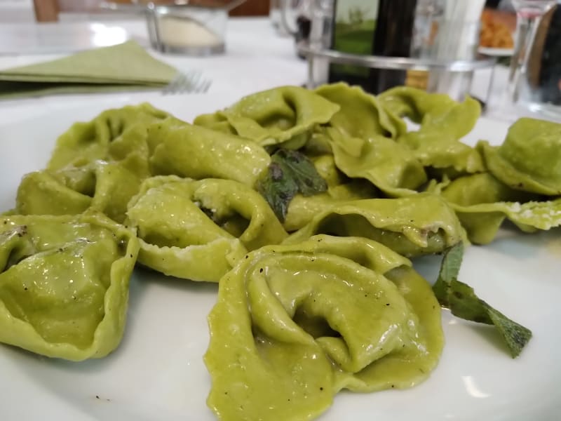 Ravioli All'ortica, Burro E Salvia - Albergo La Villa