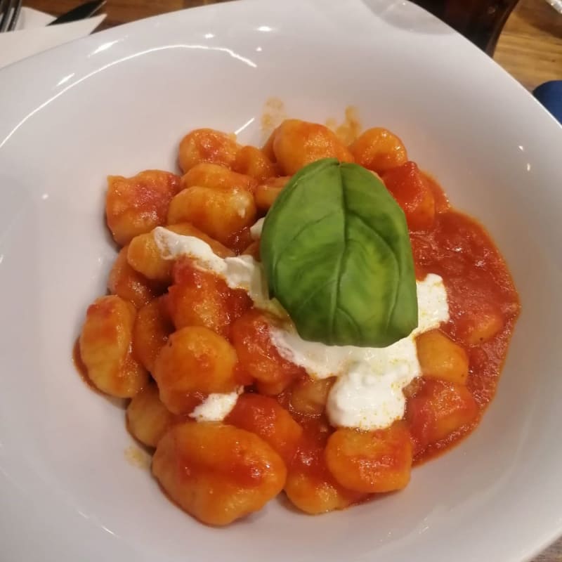 Gnocchi al pomodoro e stracciata - Il Moro, Cosenza