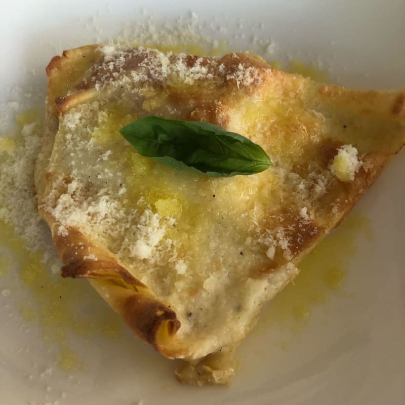 Crespelle con besciamella, mozzarella e pomodorini - Pepe Bianco Bottega & Bistrò, Busto Arsizio