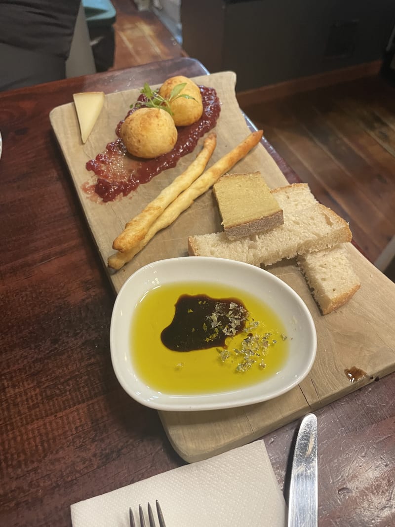 The Gastronome Restaurant Reviews - Dom Queijo Cheese House Restaurant,  Campo Grande 22-C, Alvalade, Lisbon, Portugal