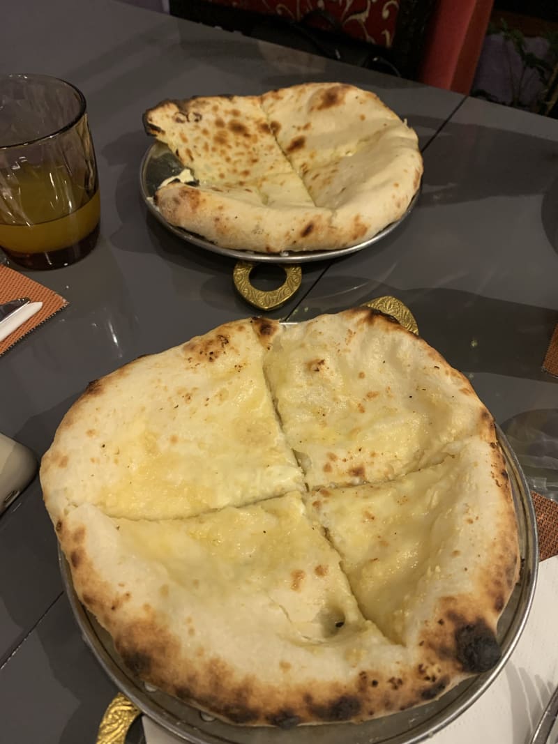 Chees naan - Restaurant Le Safran, Geneva