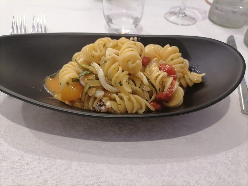 Fusilloni con seppia e zucchine - Ristorante al Cavallino Rosso, San Giovanni Rotondo