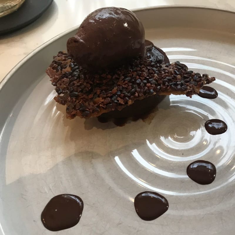 Tarte tiède chocolat - Le Céladon Restaurant, Hotel Westminster, Paris