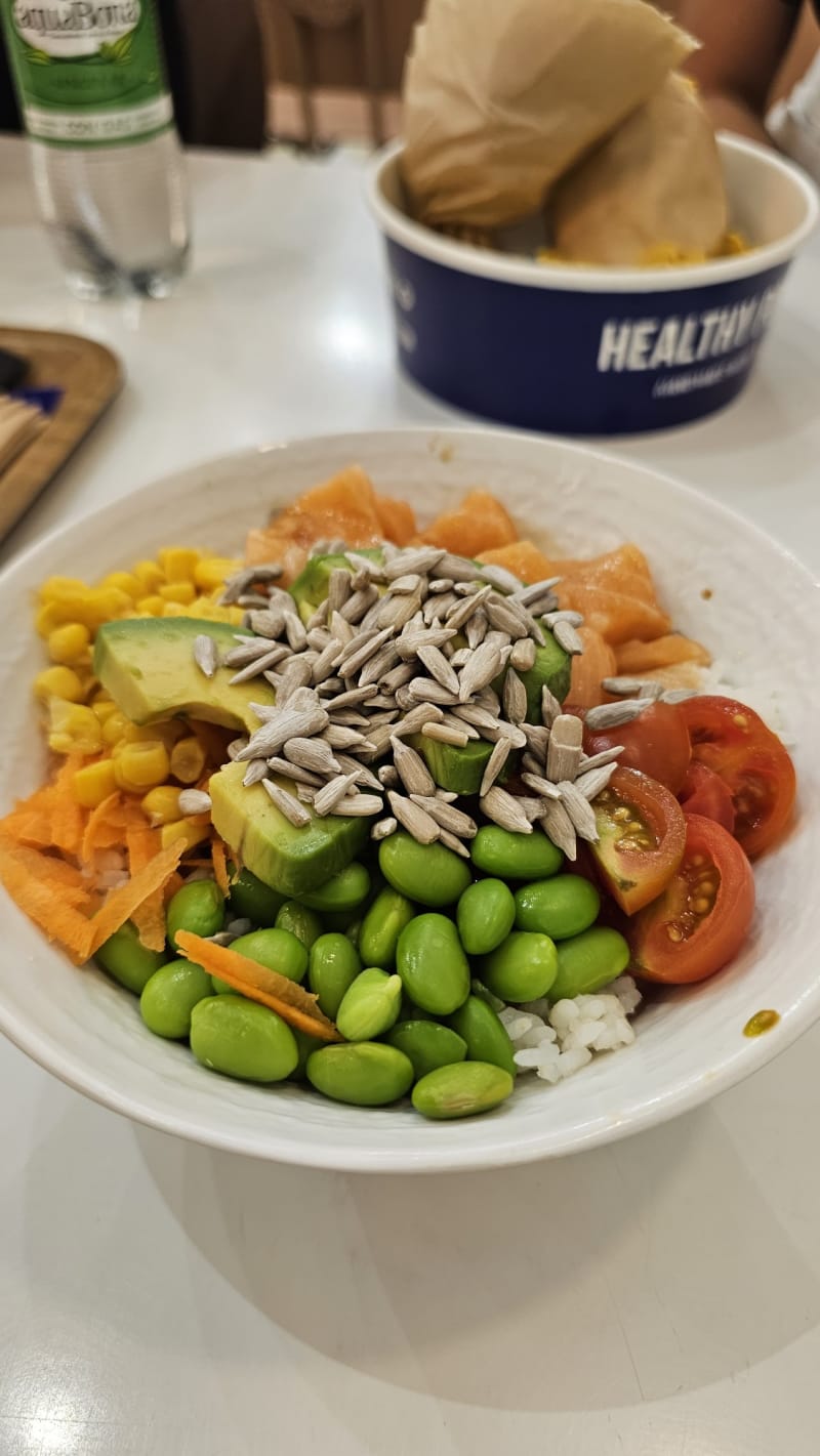 Healthy Poke Ronda Universitat, Barcelona