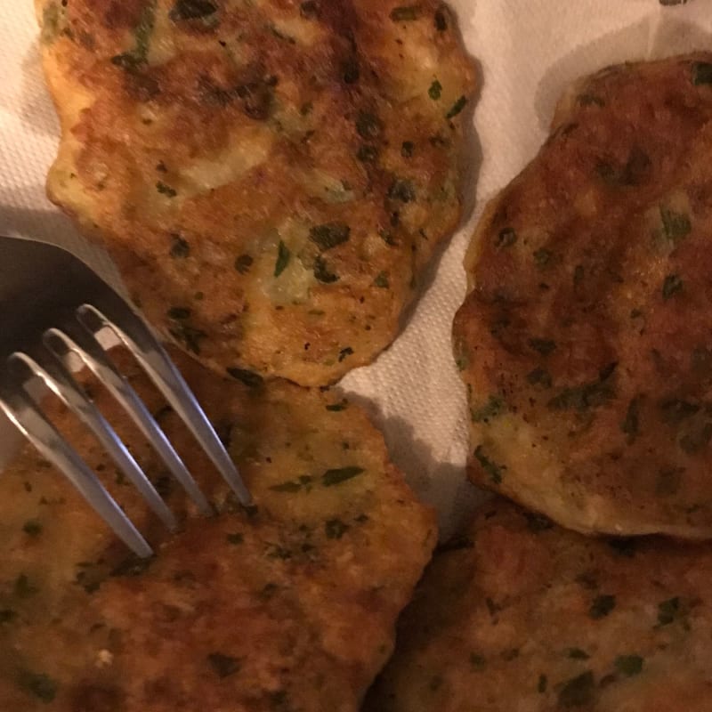 Petites galettes de morue aux légumes, une merveille ! - Vicente by Carnalentejana, Lisbon