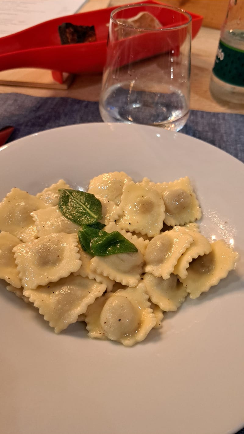 Monferrini di arrosto serviti burro e salvia - Enoteca Buosi Torino, Turin