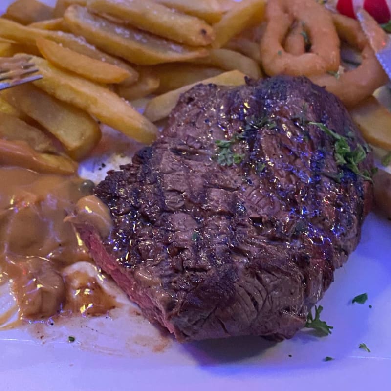 Fillet steak with peppercorn sauce - Restaurant Villa Maria, Amsterdam