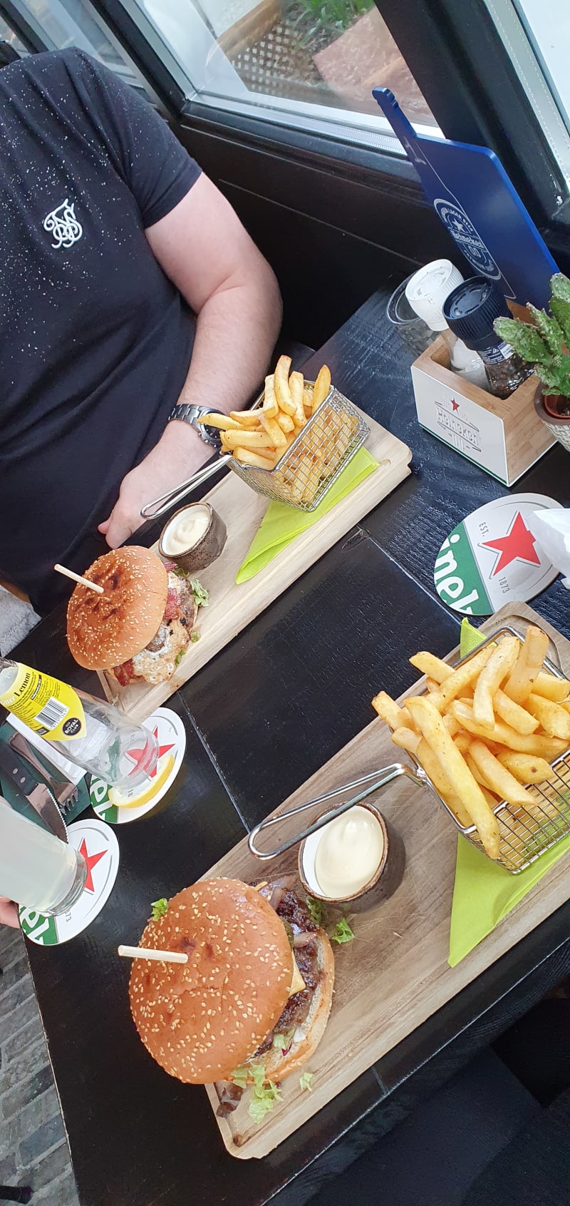 Hamburger rosmaelen & jalapeno burger - Grand cafe Rosmaelen, Rosmalen