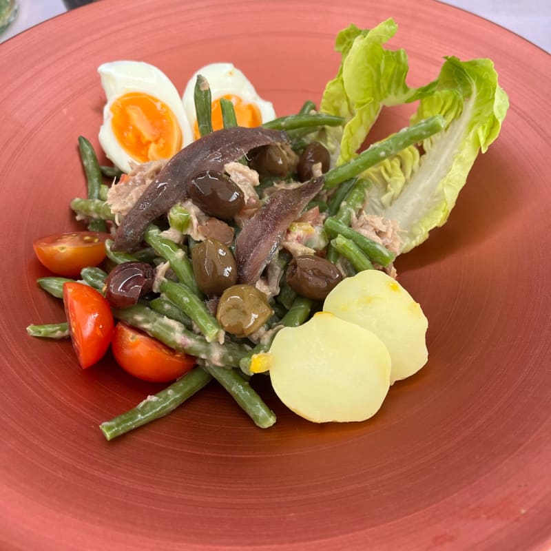 Salad niçoise main course 28 francs  - EVERNESS Restaurant & Bar