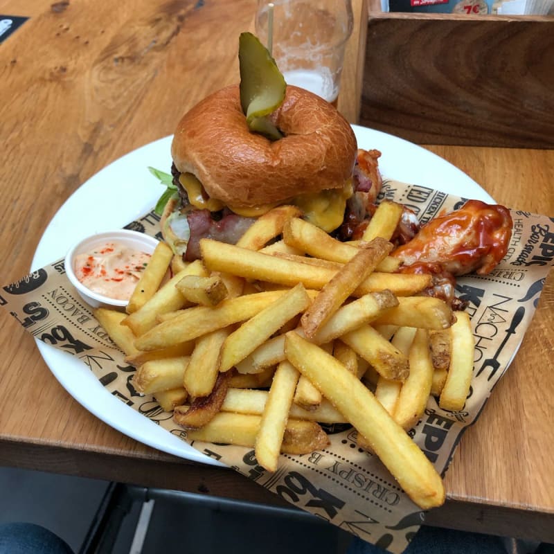 Bacon burger - Belushi's Gare du nord, Paris