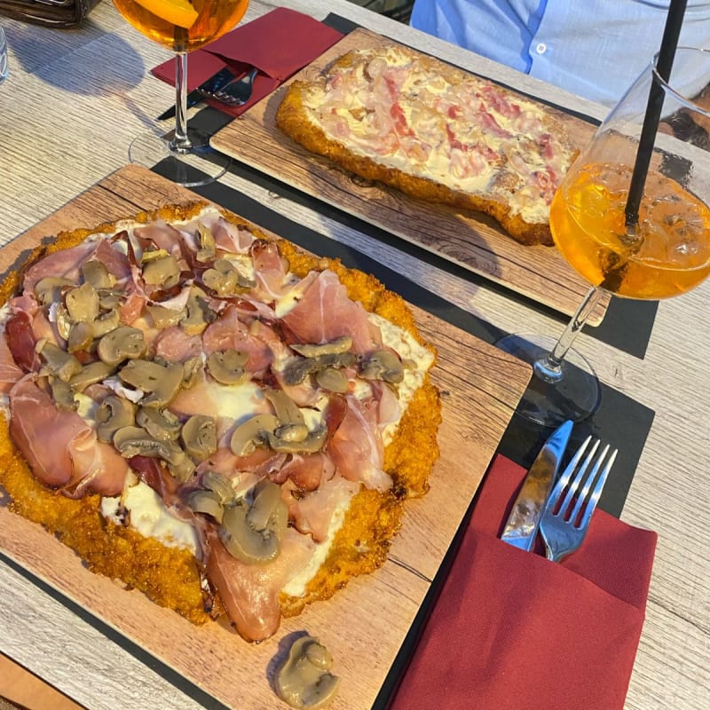 Schnitzel Pizza  - L'Angolino Bistrot