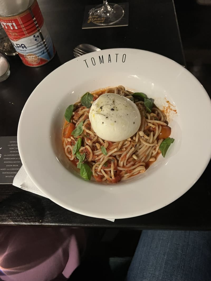 Pasta burrata - TOMATO, Maastricht