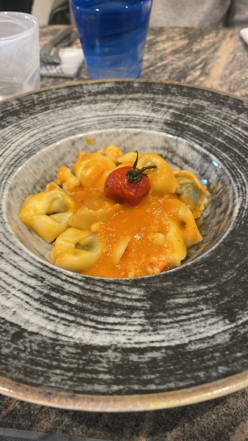 Piccolo Mondo Ristorante Lounge Bar a Genova Menu, prezzi, immagini