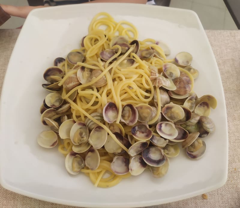 Spaghetti con le vongole - Chalet Magnolia Dry