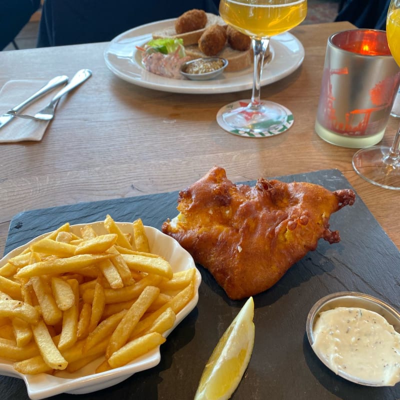 Fish & chipes et croquettes de viande - IJ-kantine, Amsterdam