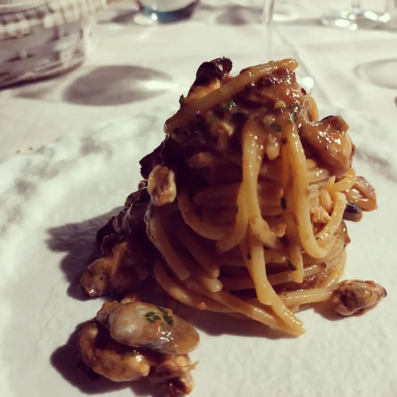 Spaghetti senatore cappelli allo scoglio di ricci e salicornia - Ristorante Donna Maria