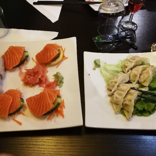 sashimi saumon + gyoza - Yamato, Lyon