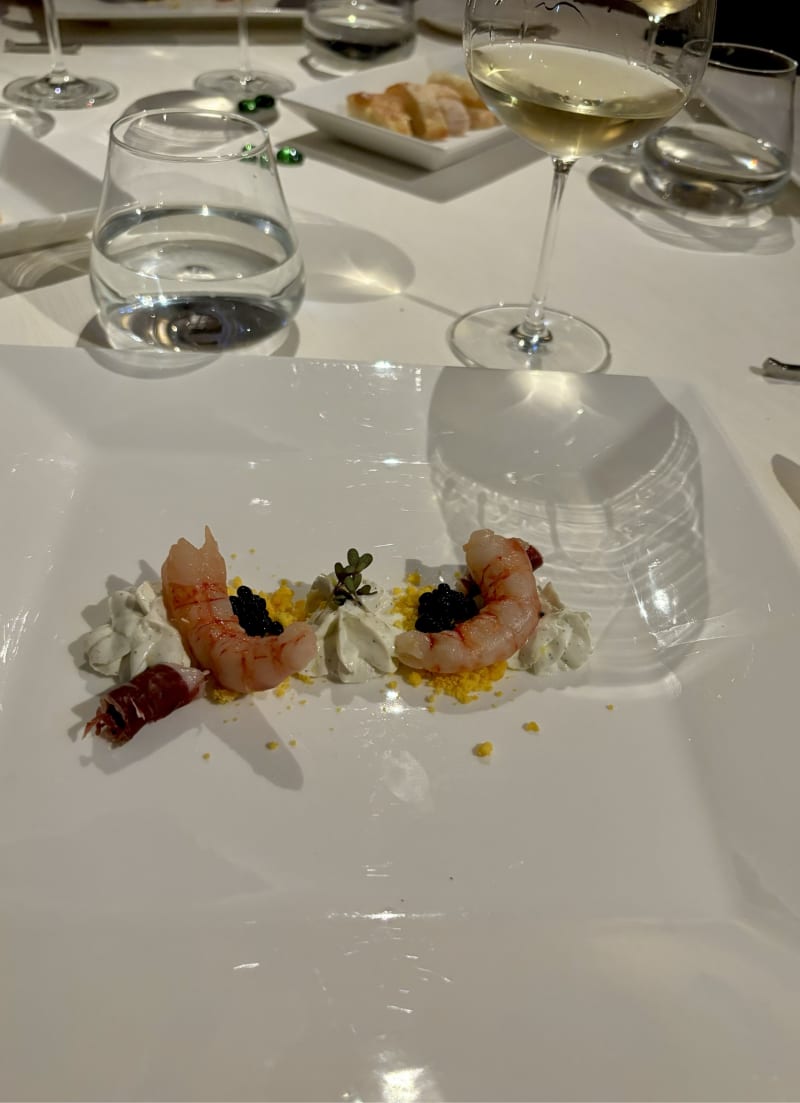 Gambero rosso marinato e cotto al vapore, crema di robiola, tuorlo disidratato, caviale home made (2024) - Tano passami l'olio, Milan