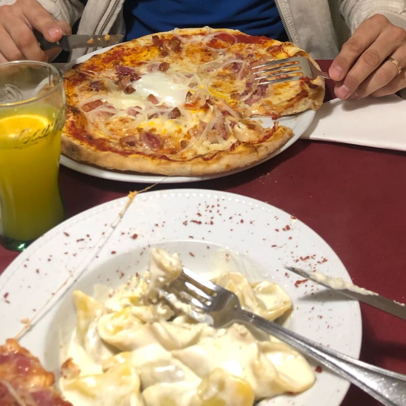 La Pizza riquísima y la pasta hecha por ellos también.  - Francesco, Sitges