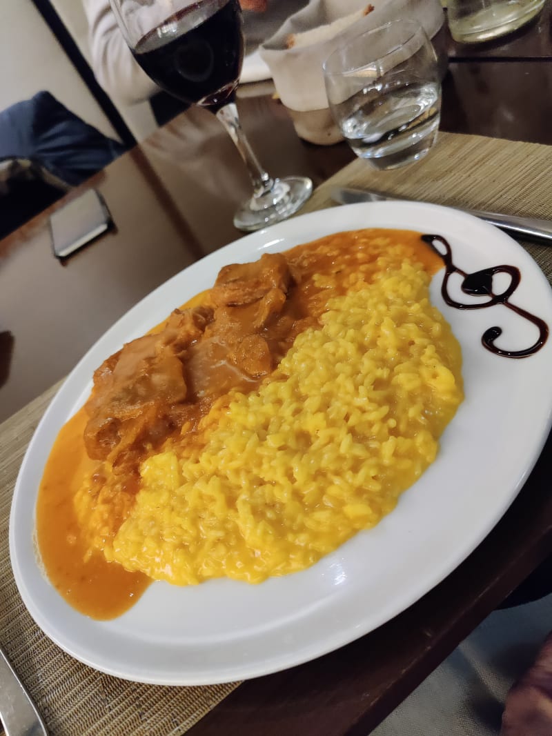 Ossobuco e Risotto alla Milanese - La Cuccagnina - Starhotels Tourist, Milan