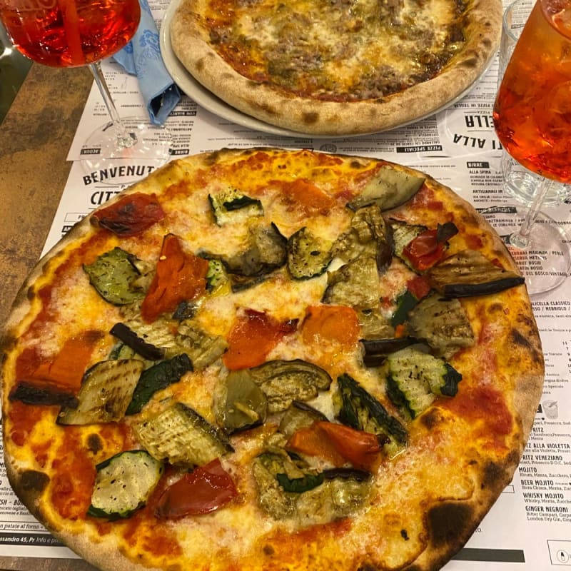 Pizza tirata vegetariana - Pizzeria Cittadella 1988, Parma