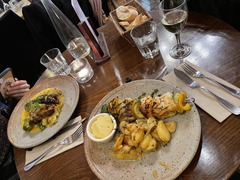 Auberge de la Reine Blanche in Paris Restaurant Reviews, Menus, and