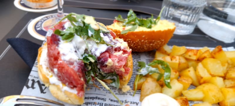 Tartare burger SCOMPOSTO
 - Il Dispensario, Bergamo