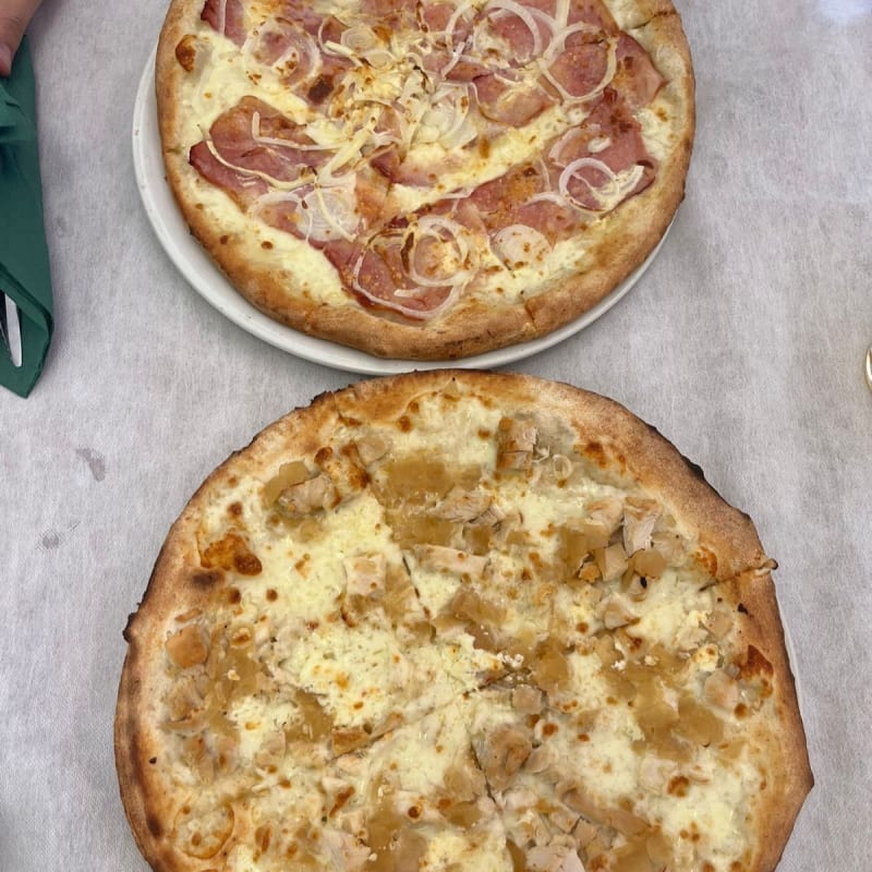 De abajo a arriba (Bianca, Carbonara) - Bella Procída Pizzeria, Colmenar Viejo