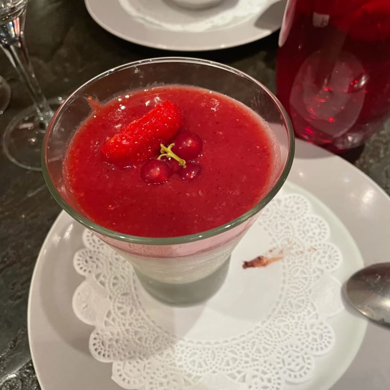 Pana cotta aux fruits rouges  - Le Petit Pergolèse, Paris